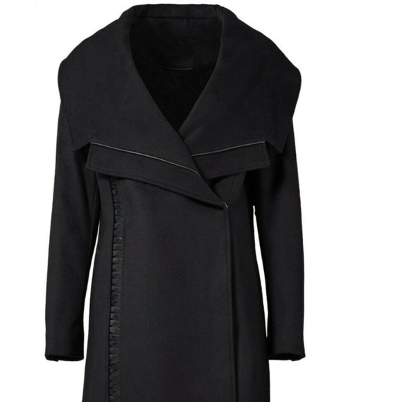 Badgley Mischka Jackets & Blazers - Badgley Mischka Black Nikki Coat